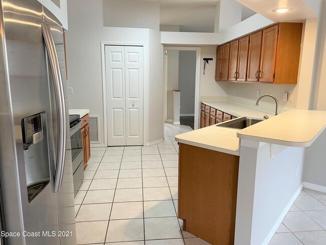 Building Photo - 7016 Hammock Trace Dr