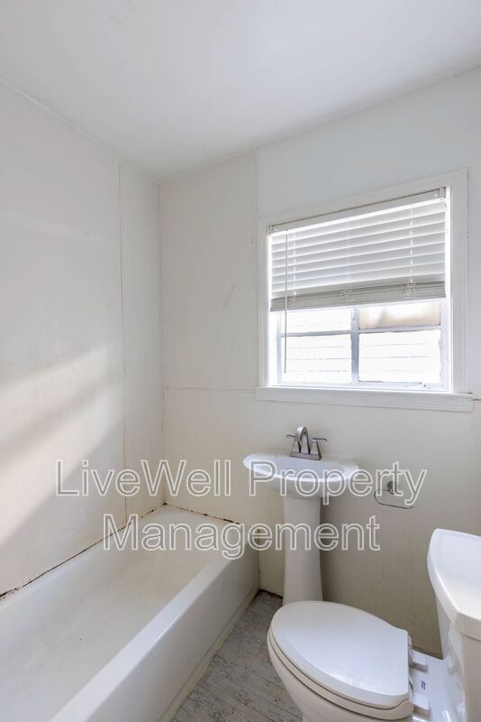 Building Photo - 1306 Avenue R