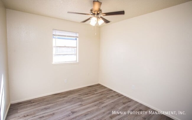 Building Photo - 4813 6th St