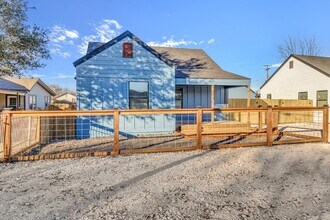 Building Photo - 1803 Texas Ave