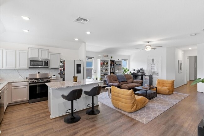 Building Photo - 7409 Spring Ray Dr