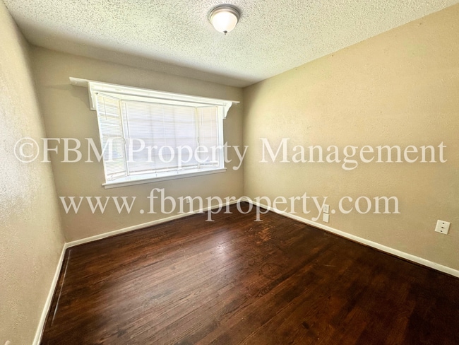 Building Photo - 509 Lake Shore Dr