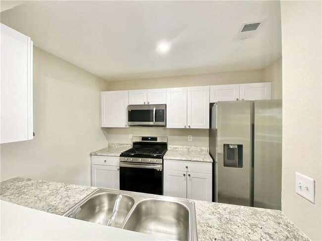 Building Photo - 2110 Blue Meadow Dr