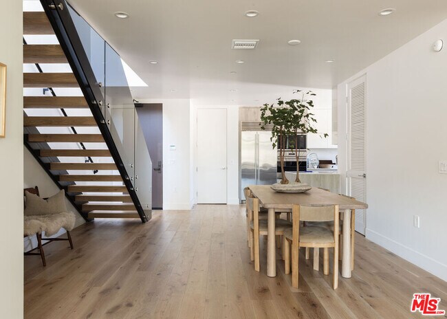Building Photo - 724 Croft Ave