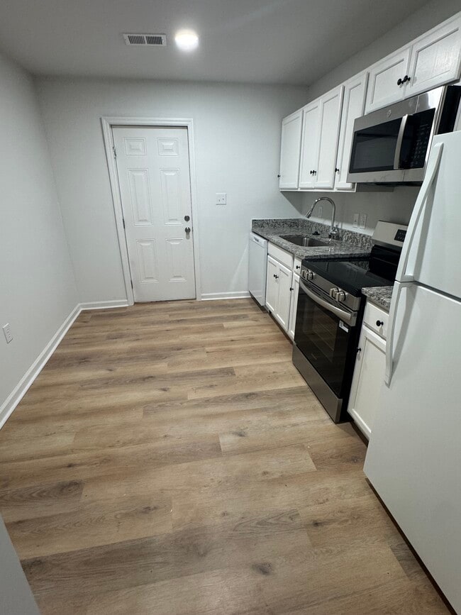 Building Photo - 125 Tigers Den Ln