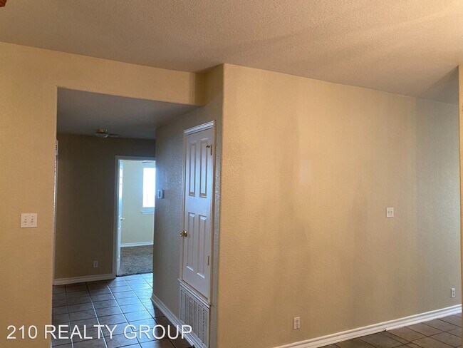 Building Photo - 3 br, 2 bath House - 1810 Mountain Star