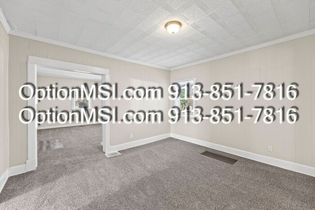 Building Photo - Move-in Ready!