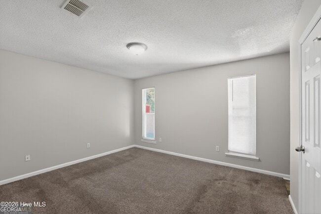 Building Photo - 3016 Mistletoe Ave