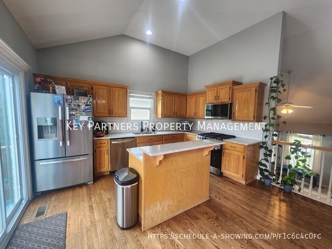 Building Photo - 15375 S Constance St