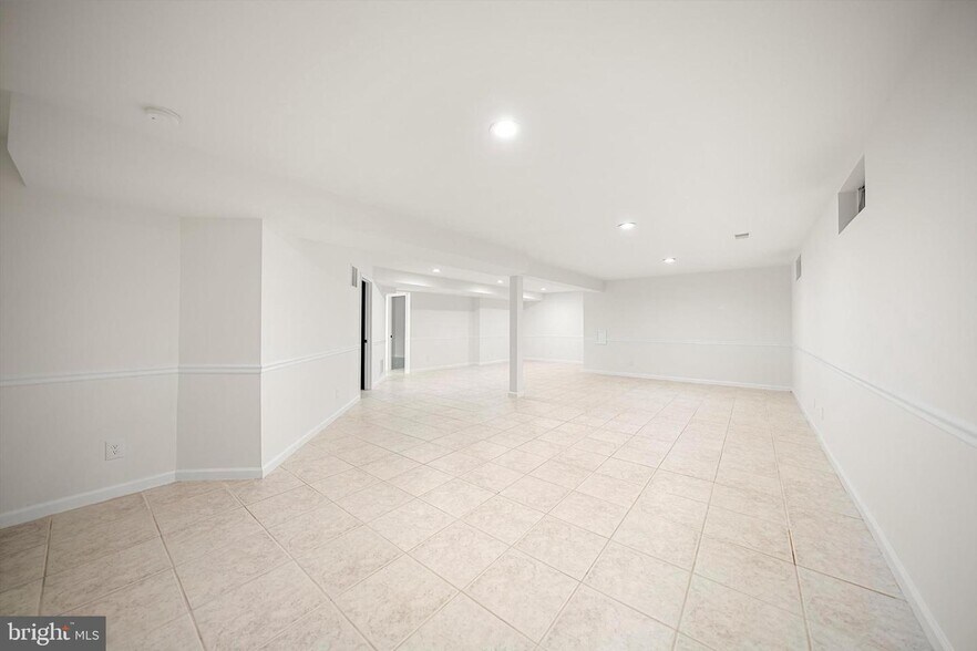 Building Photo - 12399 Brown Fox Way