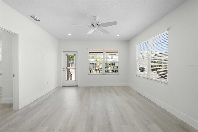 Building Photo - 2203 N Blvd