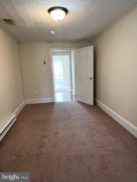 Building Photo - 204 W Washington St