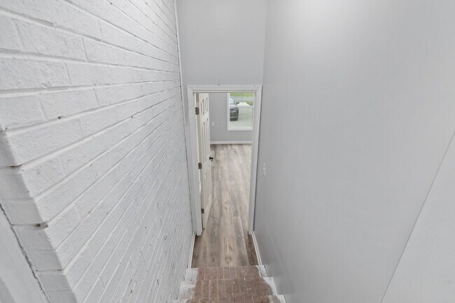 Building Photo - 10511 Lunswood Rd