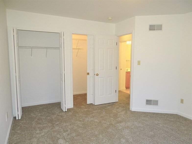 Building Photo - 132 Riders Way