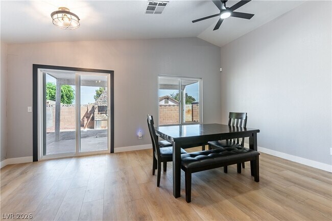 Building Photo - 5470 Chela Dr