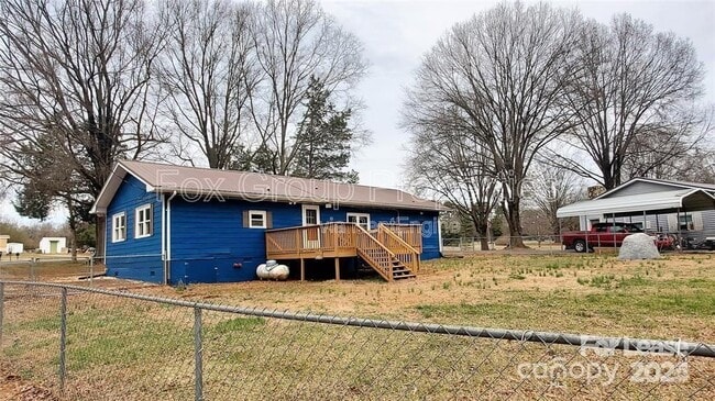 Building Photo - 136 Mt Mourne Loop