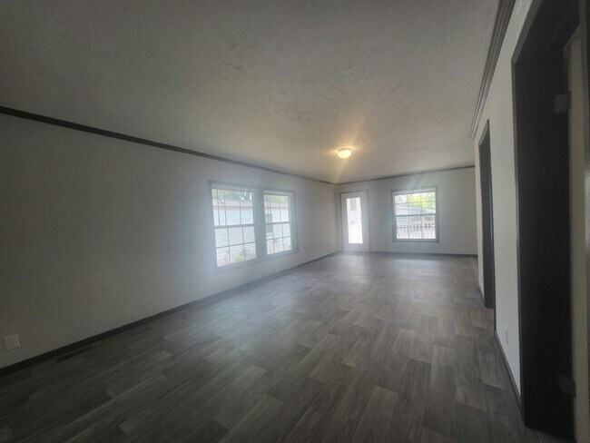 Building Photo - 212 Tollview Rd