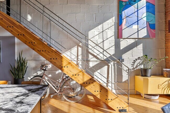 Building Photo - 2003 Brooklyn St