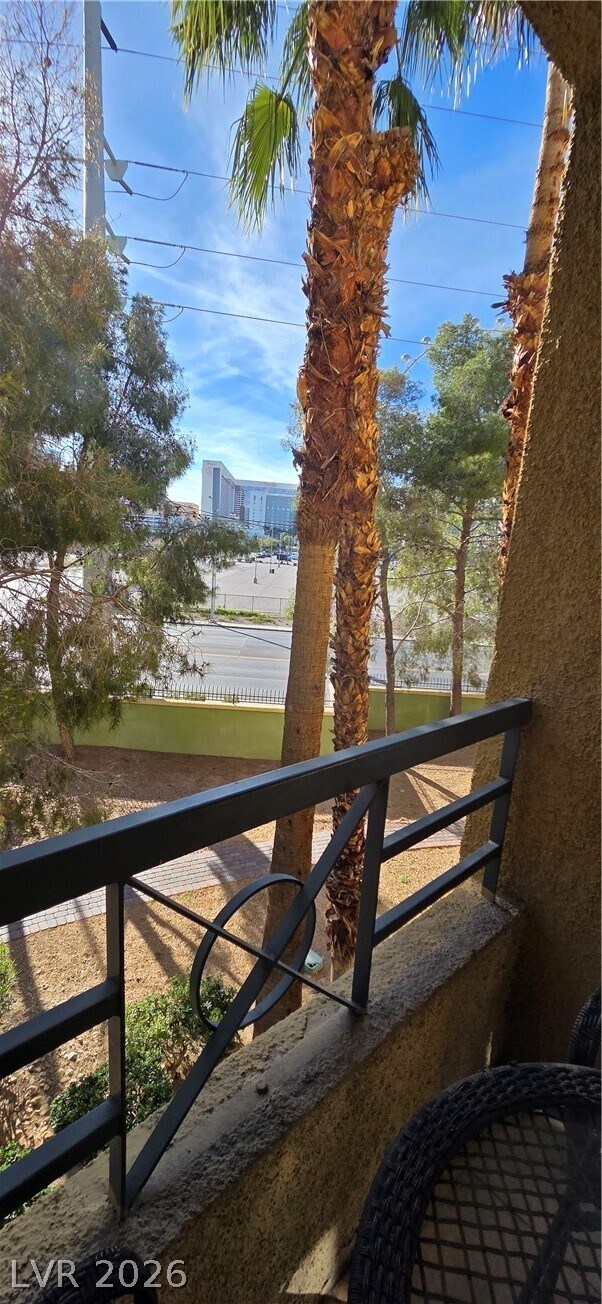 Building Photo - 210 E Flamingo Rd