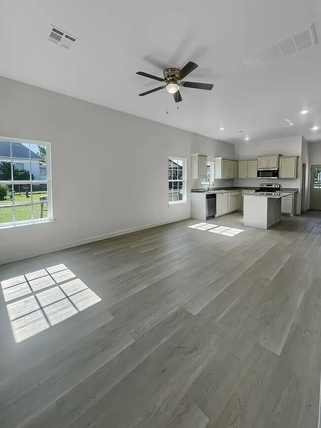 Building Photo - Stunning BRAND NEW 3 Bed, 2 Bath Home for ...