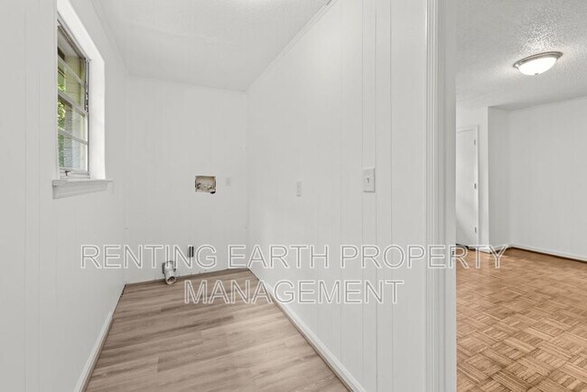 Building Photo - 6109 Blocton Ave