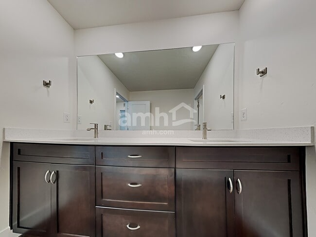 Building Photo - 9463 W Dove Creek St