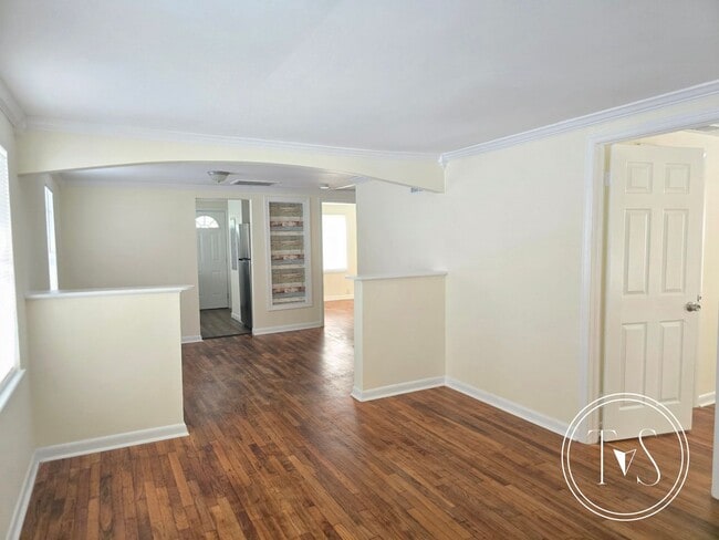 Building Photo - MOVE-IN READY NOW!