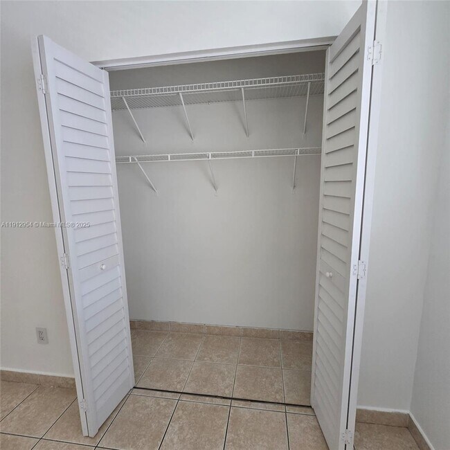 Building Photo - 15332 SW 72nd St