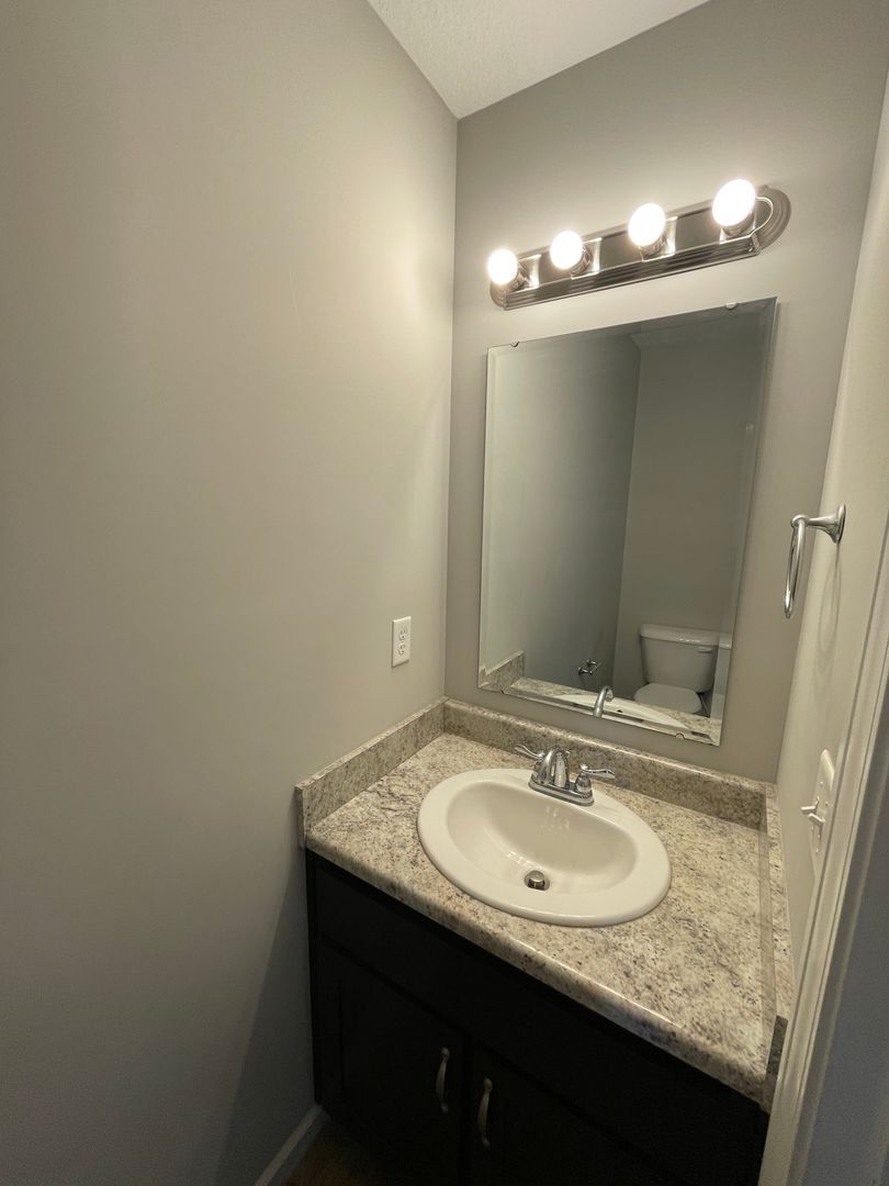 Building Photo - 15266 Delphinium Pl