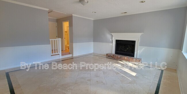 Building Photo - 1702 Wandering Way