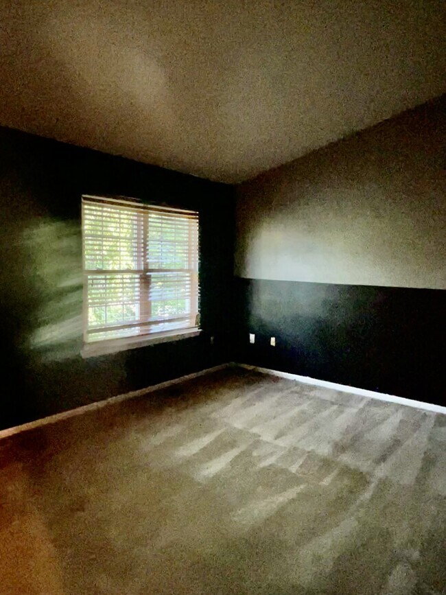 Building Photo - 4194 Bluebird Dr