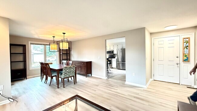 Building Photo - 20 Arthur Dr