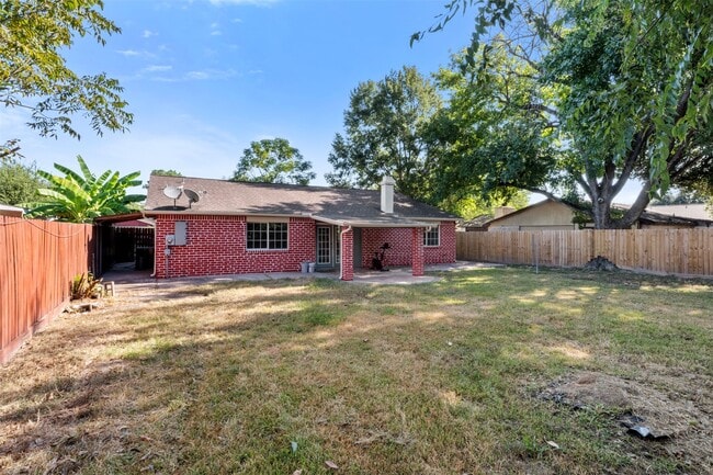 Building Photo - 10711 Heather Hill Dr