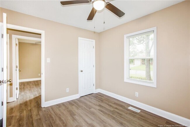 Building Photo - 4562 Ruby Rd