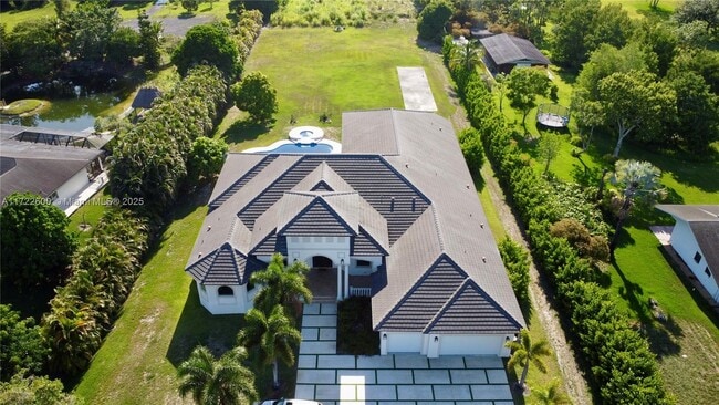 Primary Photo - 5941 SW 185th Way