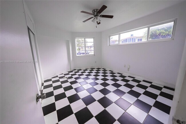 Building Photo - 1701 NE Miami Gardens Dr