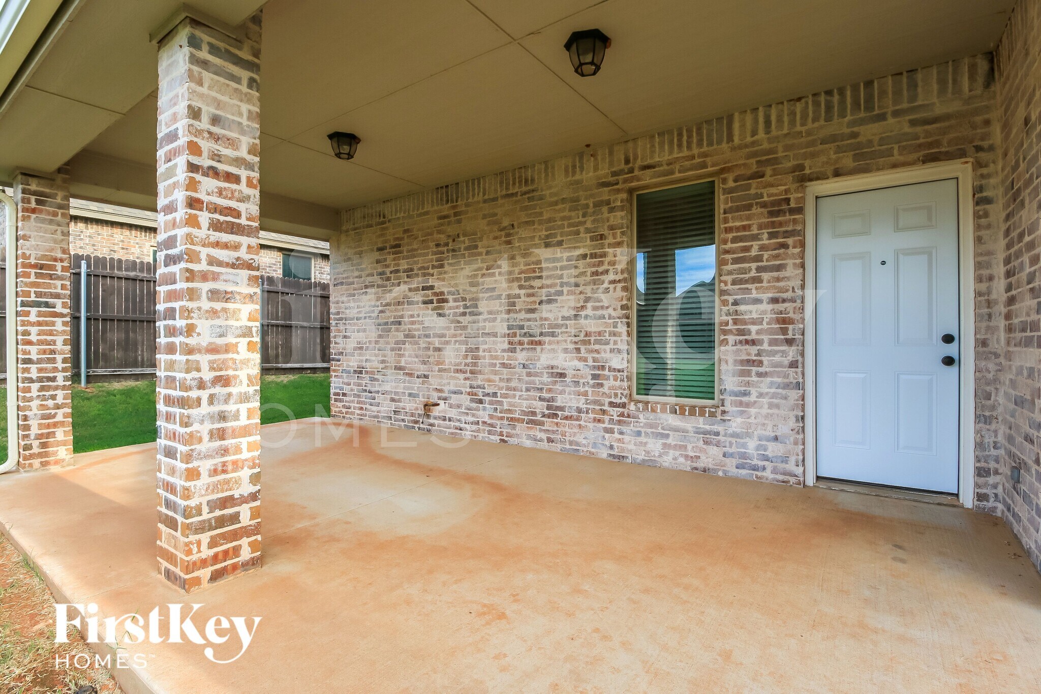 Building Photo - 8401 NW 160th Ct