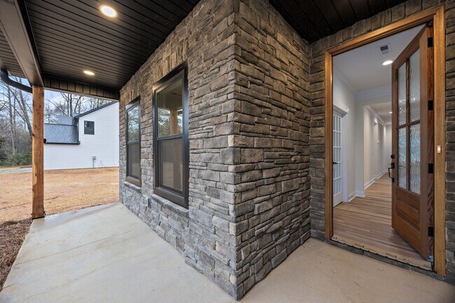 Building Photo - 1030 Gibson Rd
