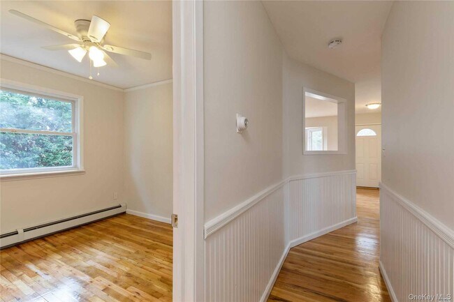 Building Photo - 5 Ashland St