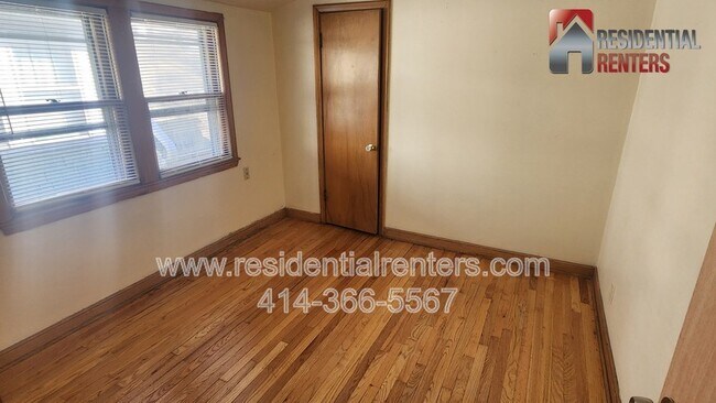 Building Photo - 5435A N 40th St