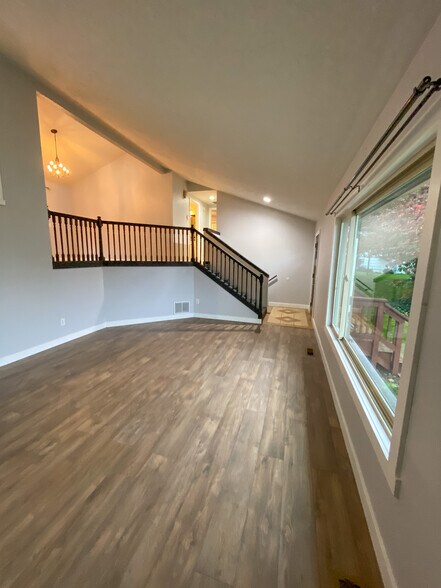 Building Photo - 925 Manzanal St NE