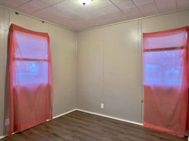 Building Photo - 2312 Ridge Ave