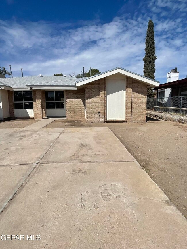Primary Photo - 851 Montera Rd