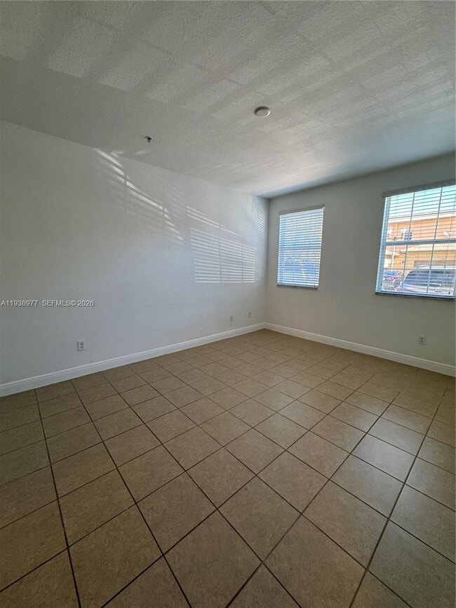 Building Photo - 917 SW 147th Ave