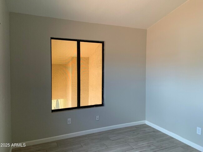 Building Photo - 3611 N 109th Dr