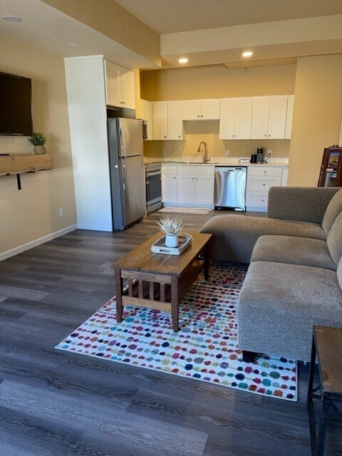 Building Photo - 4611 S Mead St