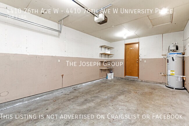 Building Photo - Sun-filled 2BD/1BA in University Place Duplex