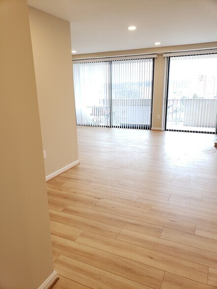 Living Area from Entry - 4141 N Henderson Rd