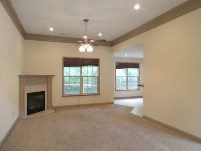 Building Photo - 3 Bedroom House in Mill Creek Manor