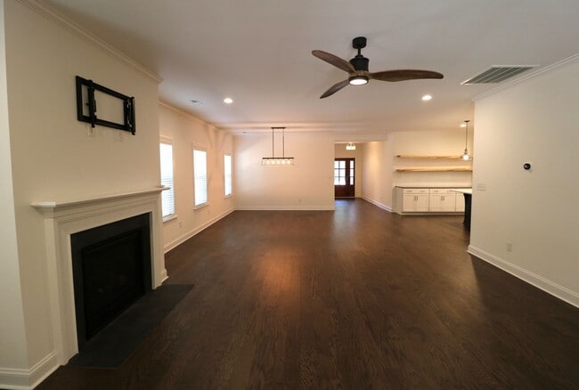 Building Photo - 772 Gibb St